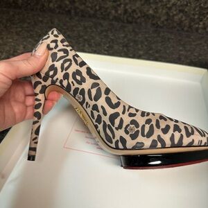 Vero Cuoio Black and Tan Heels Stiletto Pumps